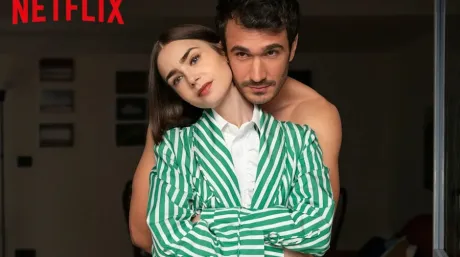 《艾米丽在巴黎》第五季上线,国内用户如何抢先观看:罗马新篇章与奈飞低价追剧指南